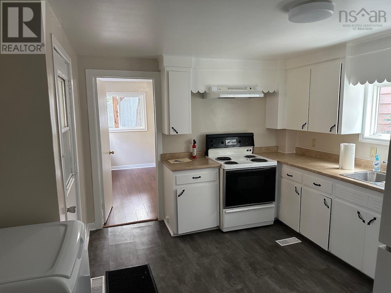 6162 Charles Street Property Photo 9