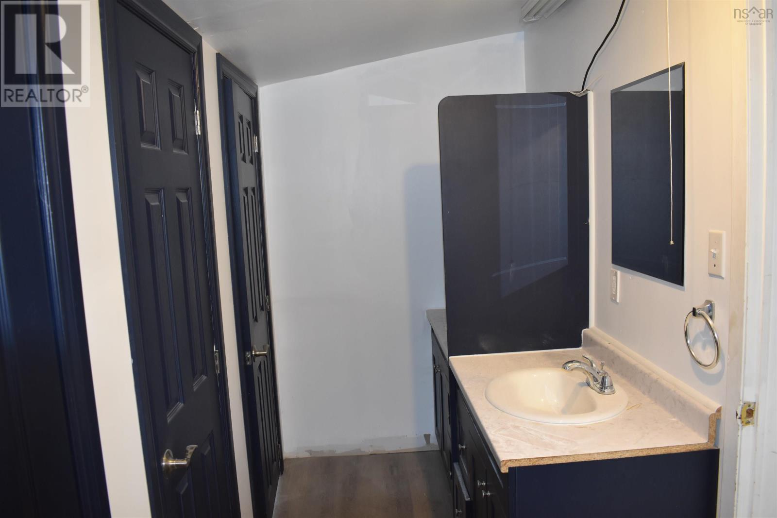8 Bayview Road Property Photo 14