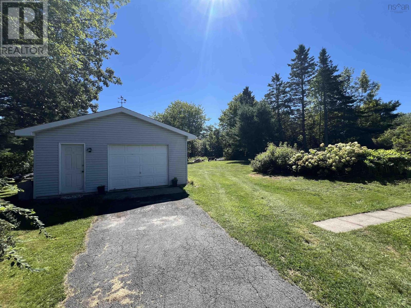 19 Davidson Road Property Photo 26