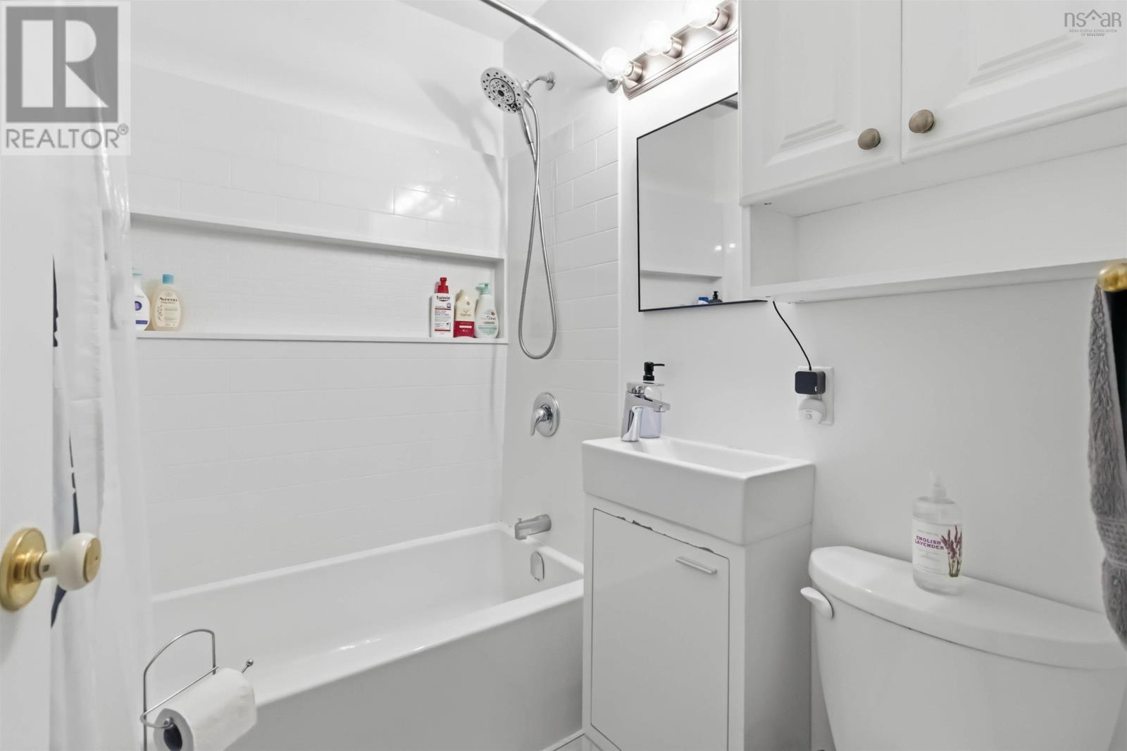 16 Bowser Avenue Property Photo 11