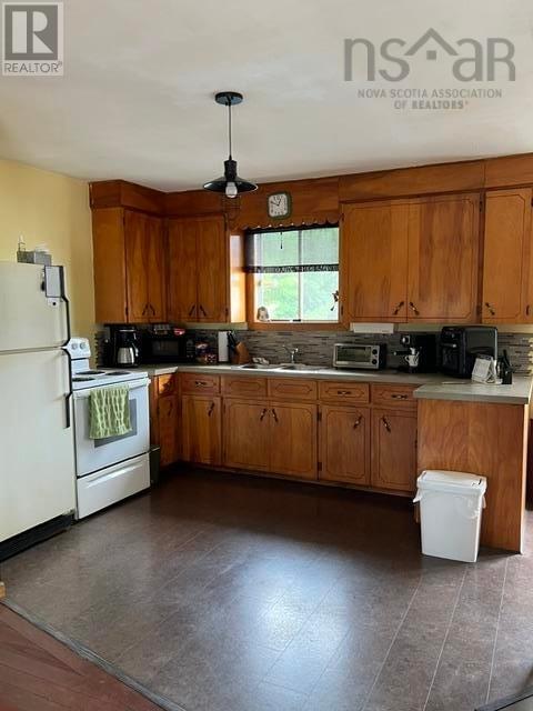6 Brook Court Property Photo 8