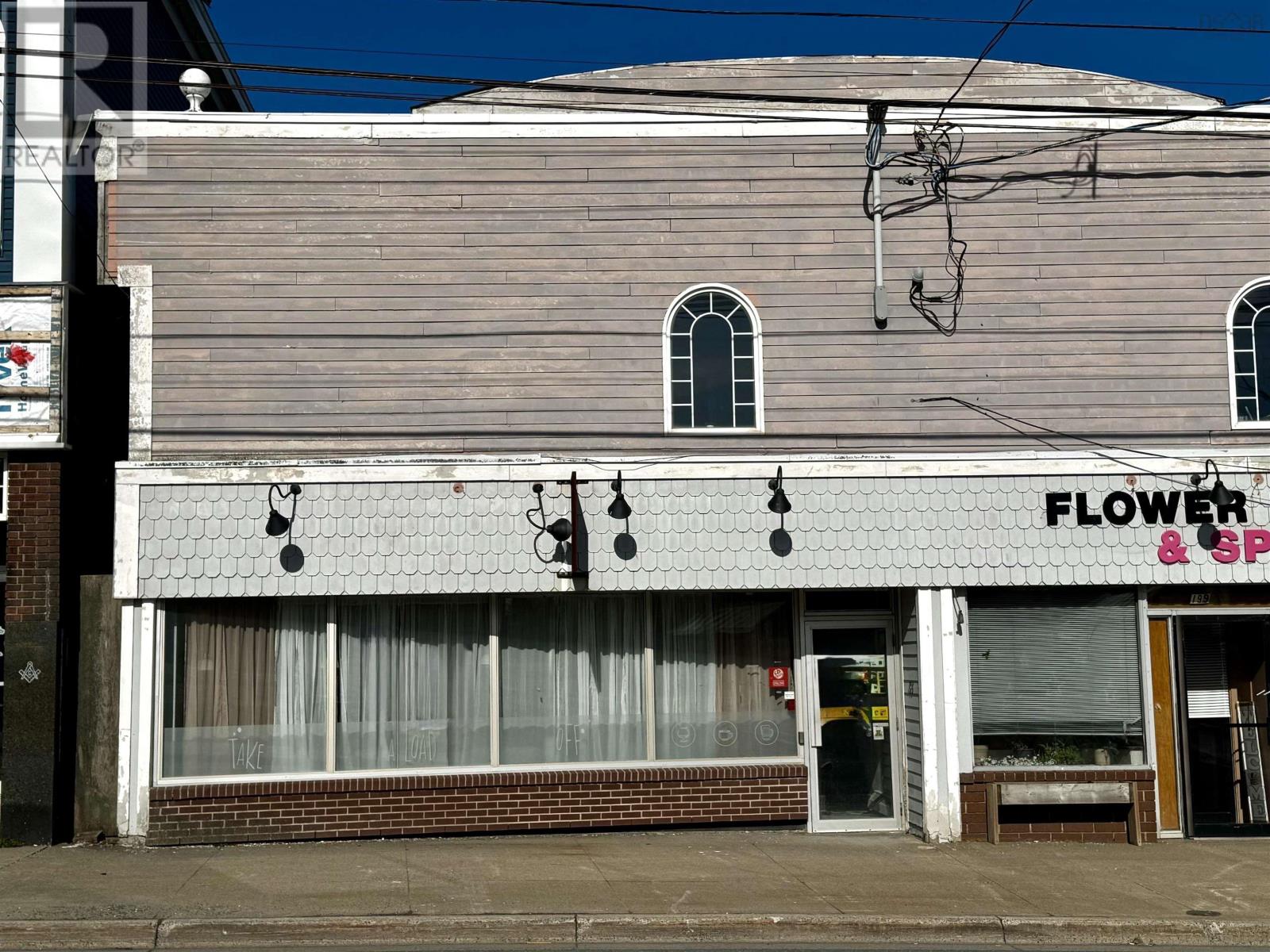 195 Commercial Street Property Photo 2