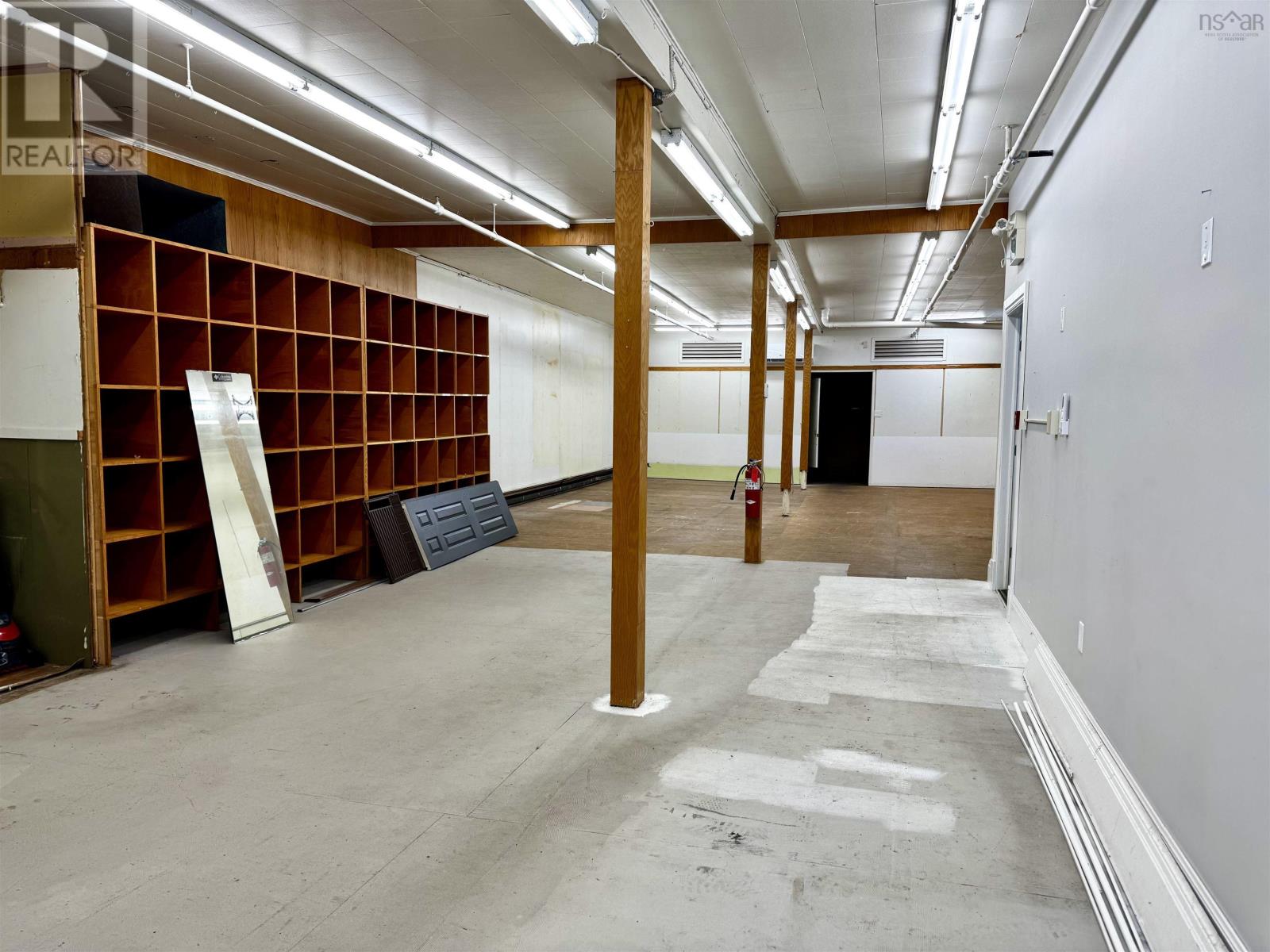 195 Commercial Street Property Photo 26