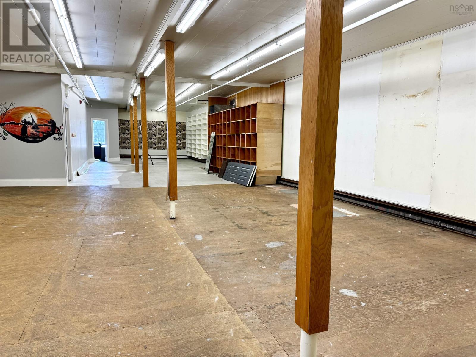 195 Commercial Street Property Photo 27