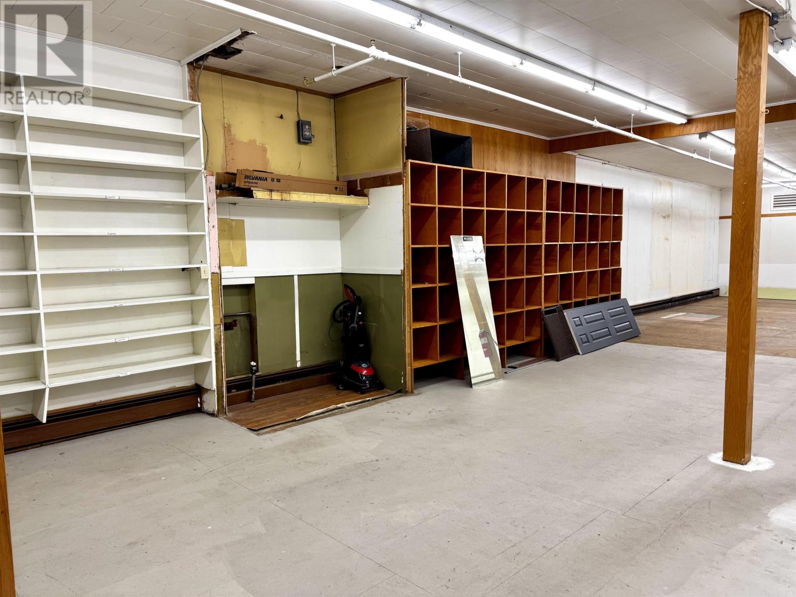 195 Commercial Street Property Photo 30