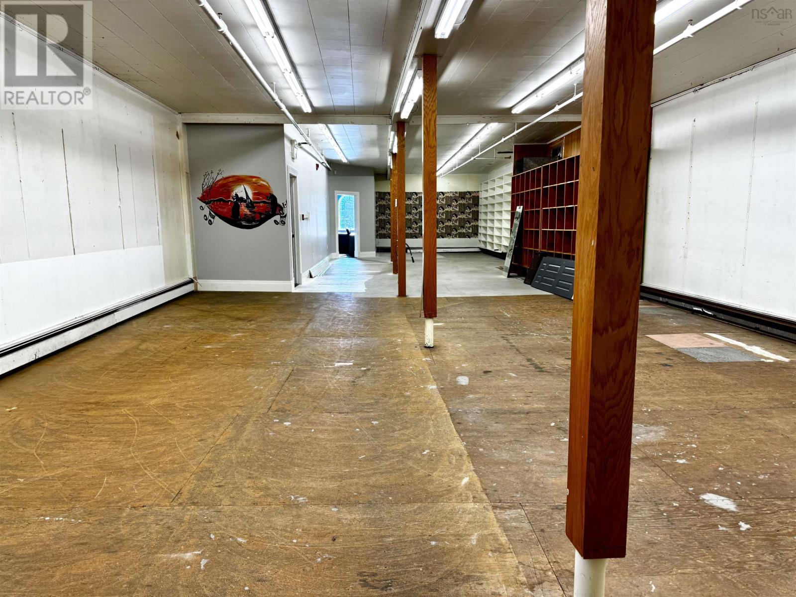 195 Commercial Street Property Photo 33