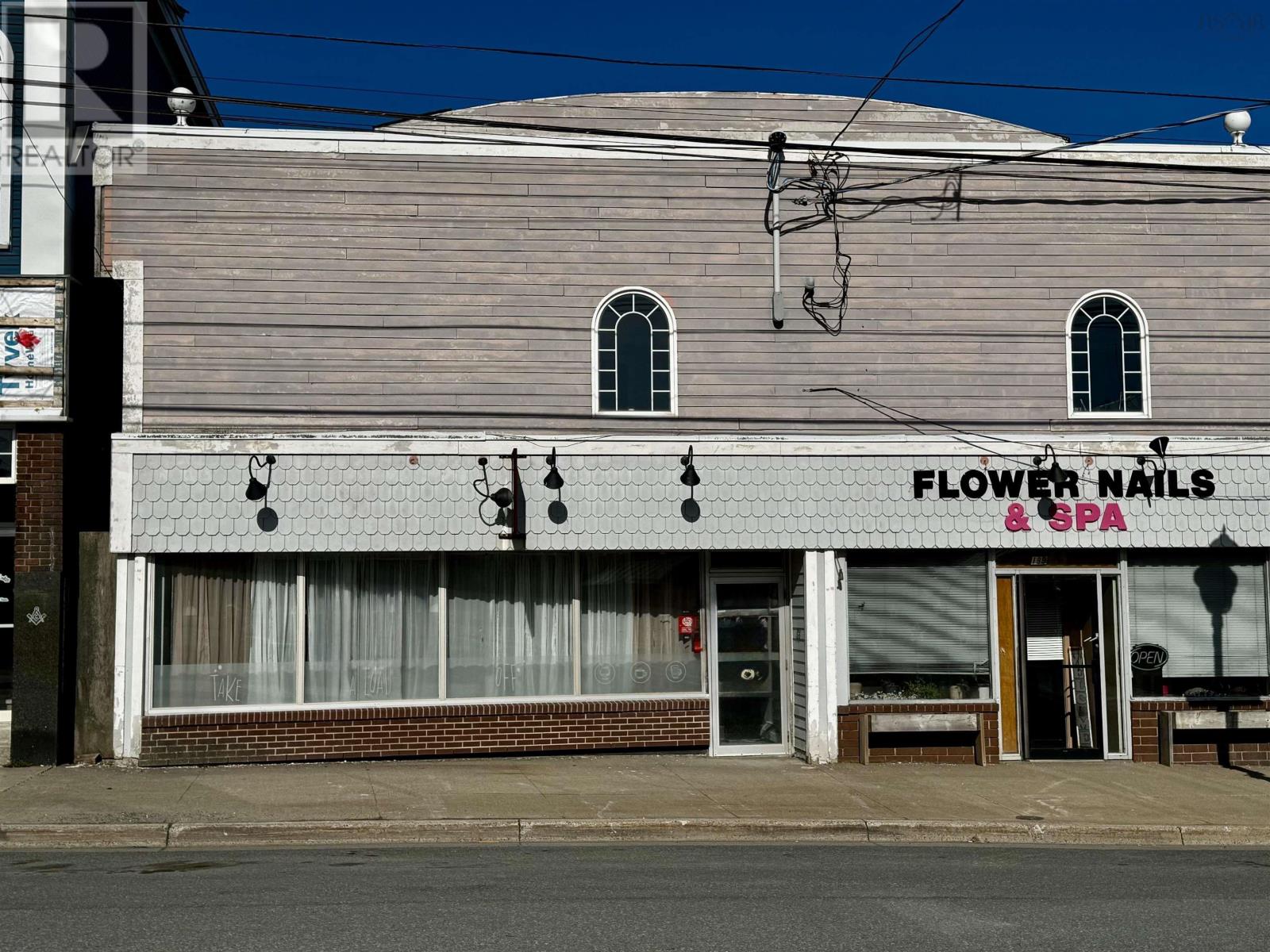 195 Commercial Street Property Photo 35
