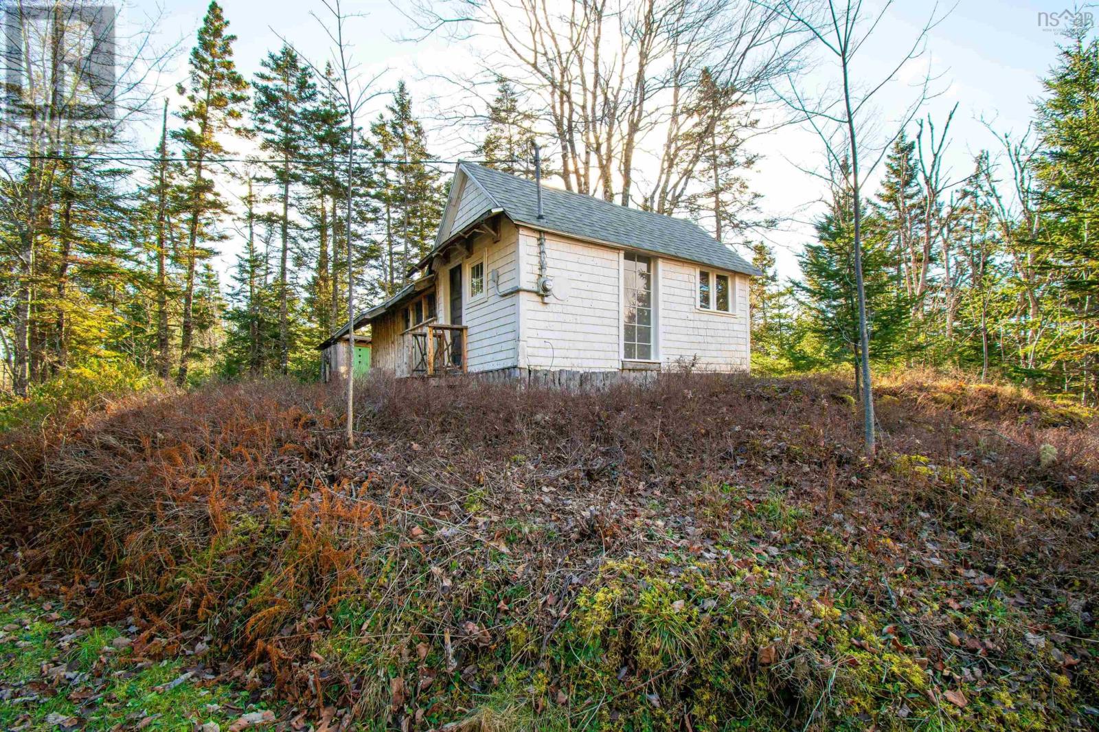 4031 Loch Lomond Road Property Photo 1