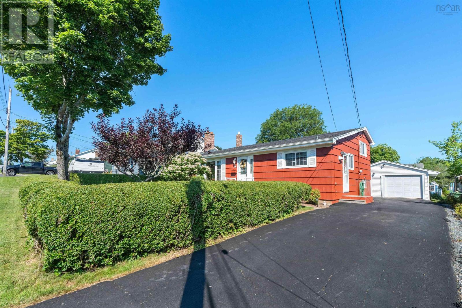 24 Estate Drive Property Photo 4