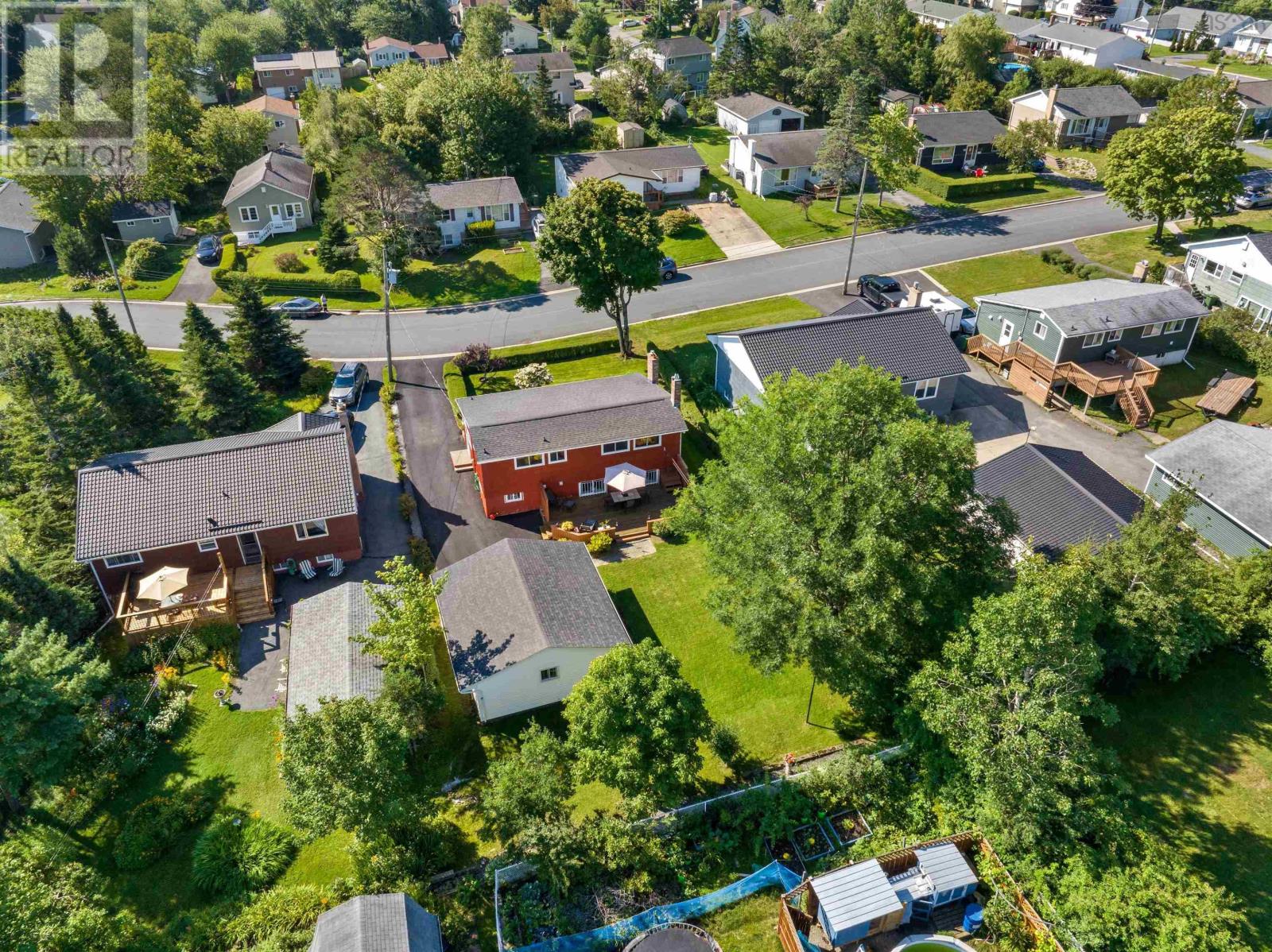 24 Estate Drive Property Photo 9
