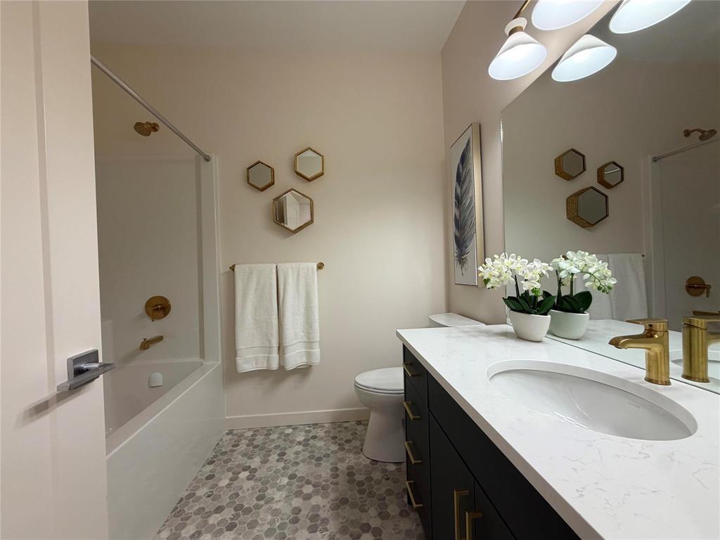 213 Laurent Drive Property Photo 15
