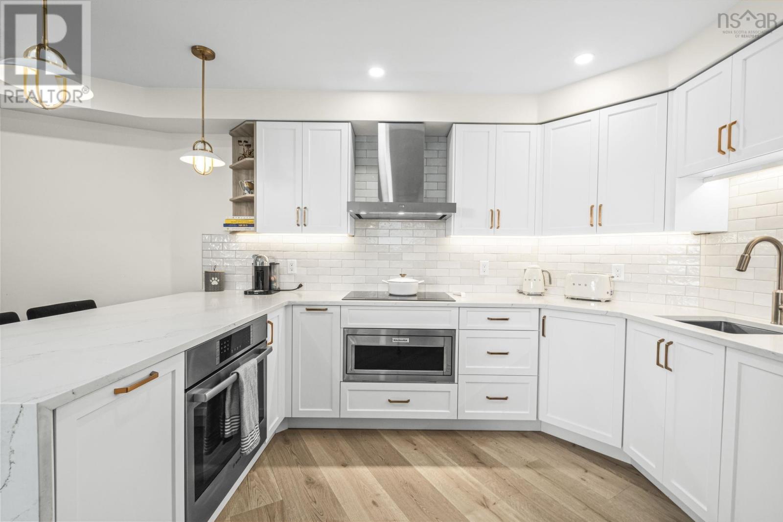 502 5769 Cunard Street Property Photo 11