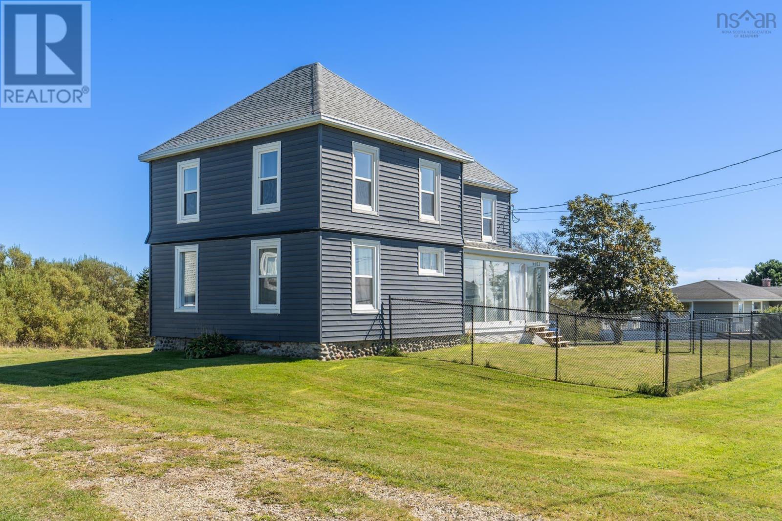 5402 Highway 1 Property Photo 1