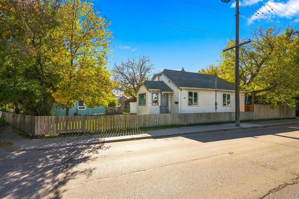 93 Gateway Road Property Photo 2