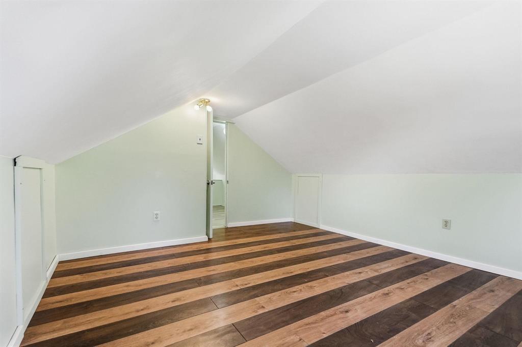 93 Gateway Road Property Photo 24