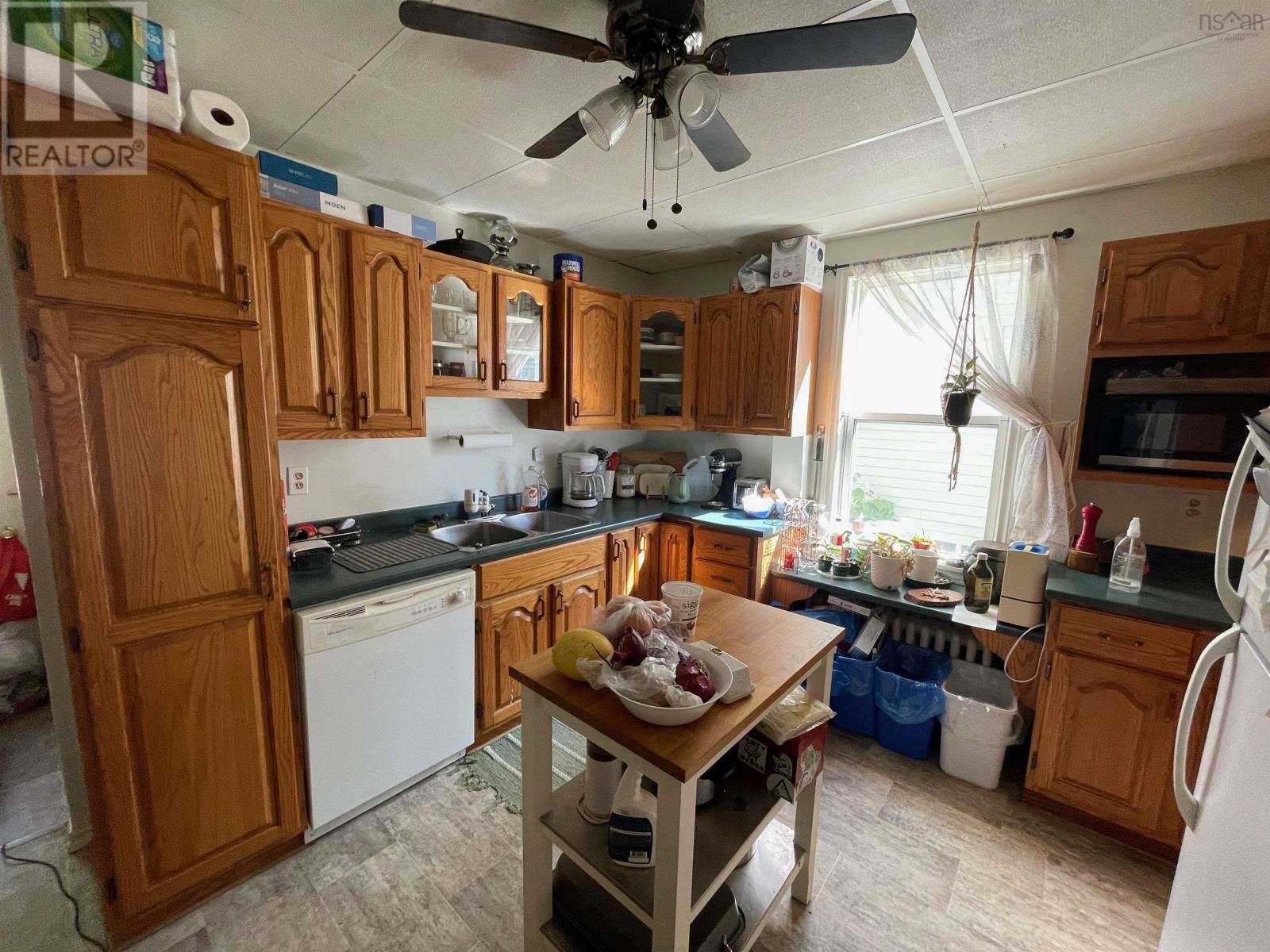 447 Bentinck Street Property Photo 3