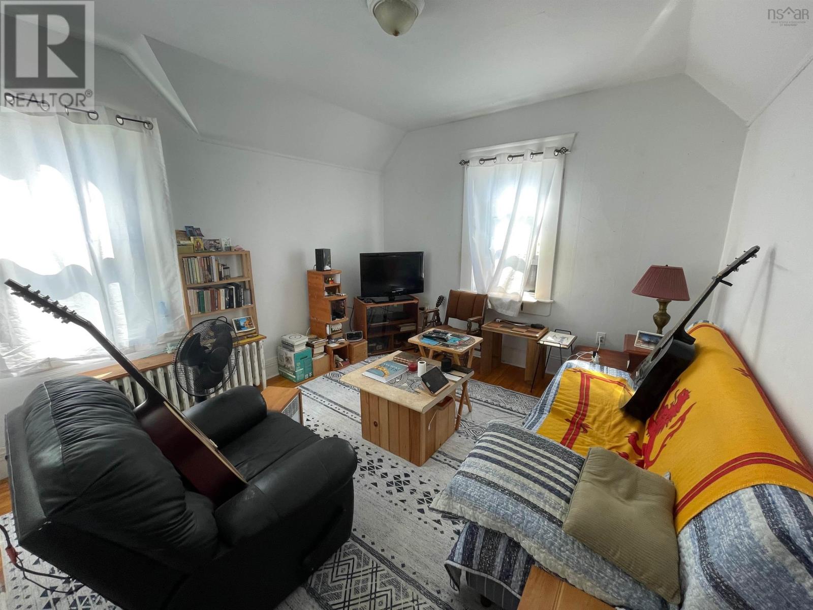 447 Bentinck Street Property Photo 11