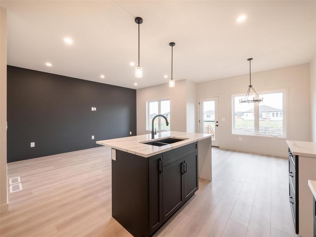 15 Hester Park Cove Property Photo 11