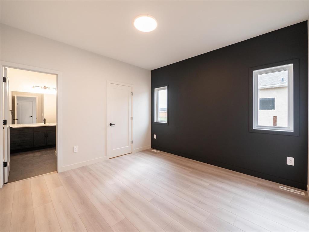 15 Hester Park Cove Property Photo 23