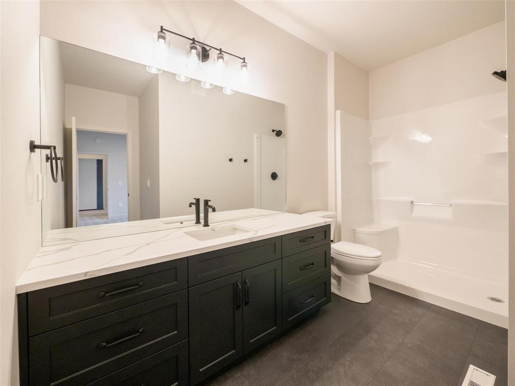 15 Hester Park Cove Property Photo 27