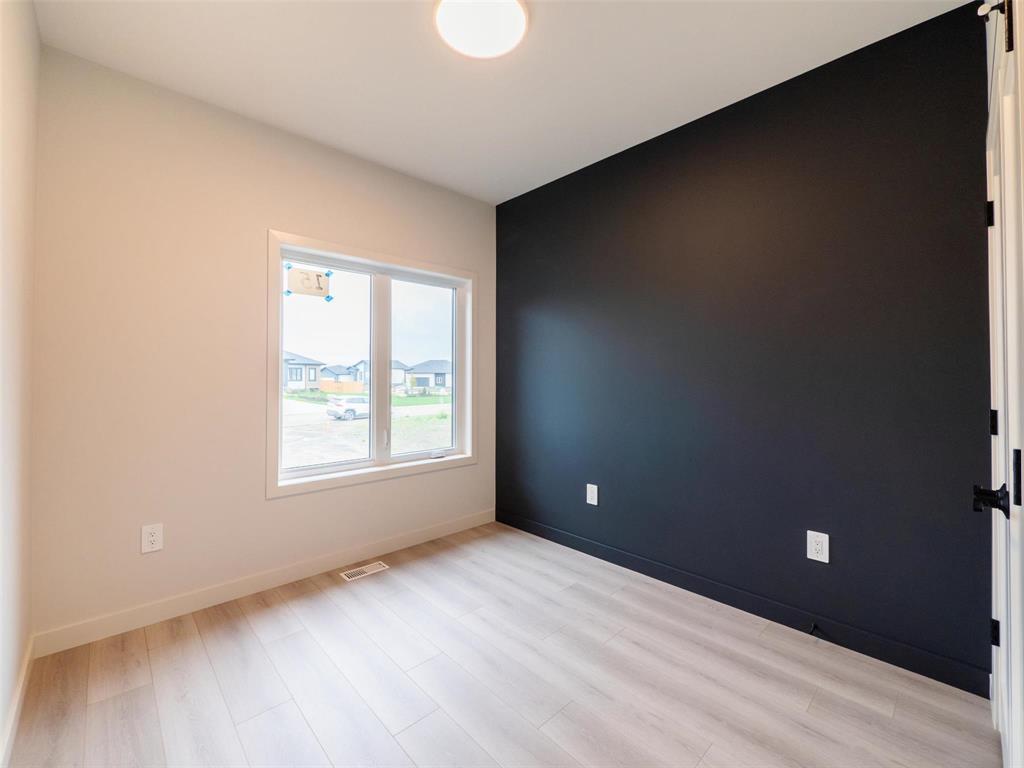 15 Hester Park Cove Property Photo 36