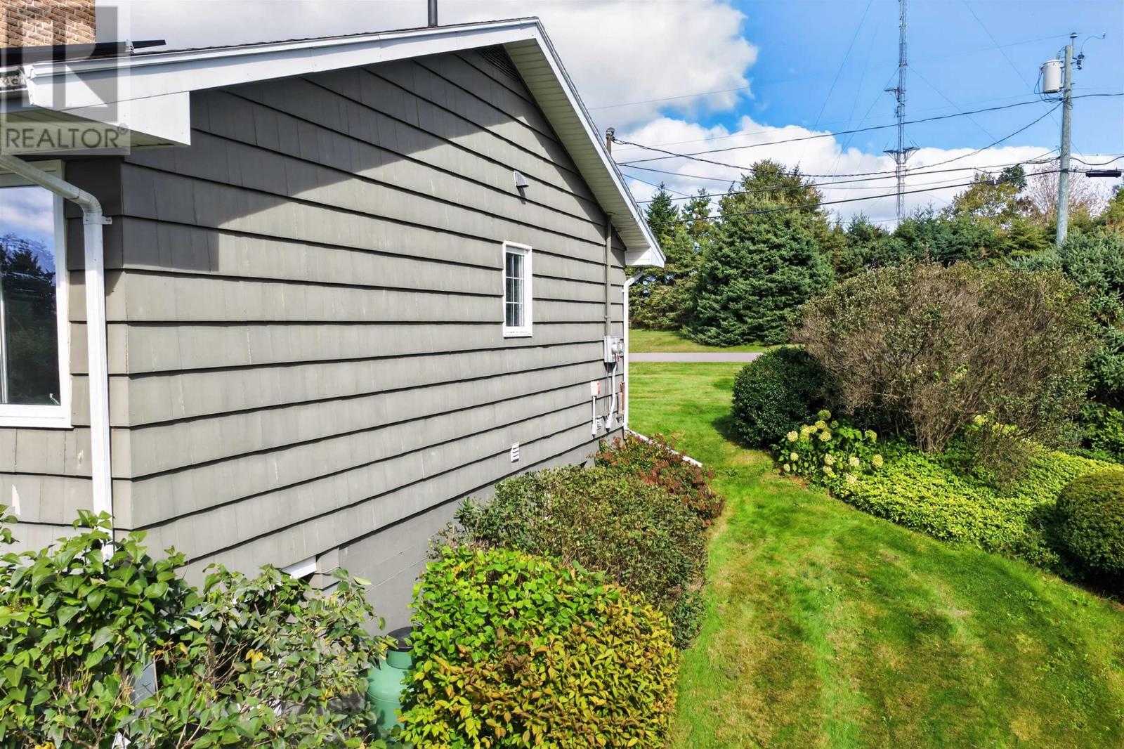 22 Upper Tea Hill Crescent Property Photo 6