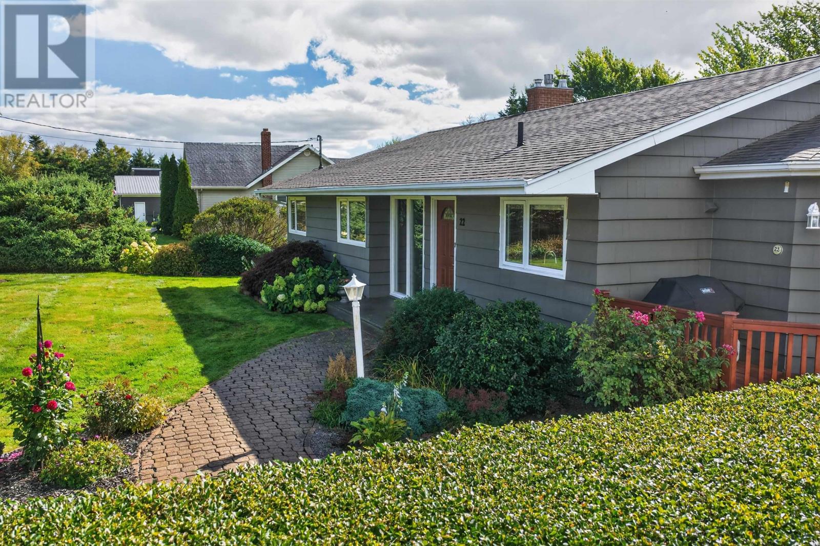 22 Upper Tea Hill Crescent Property Photo 7