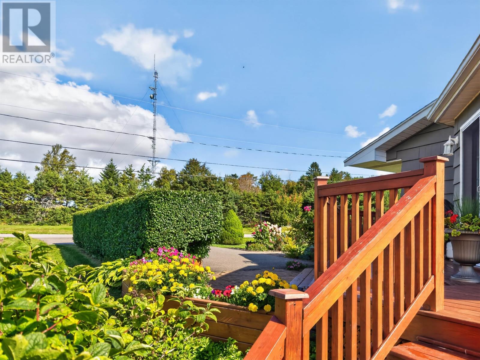 22 Upper Tea Hill Crescent Property Photo 35