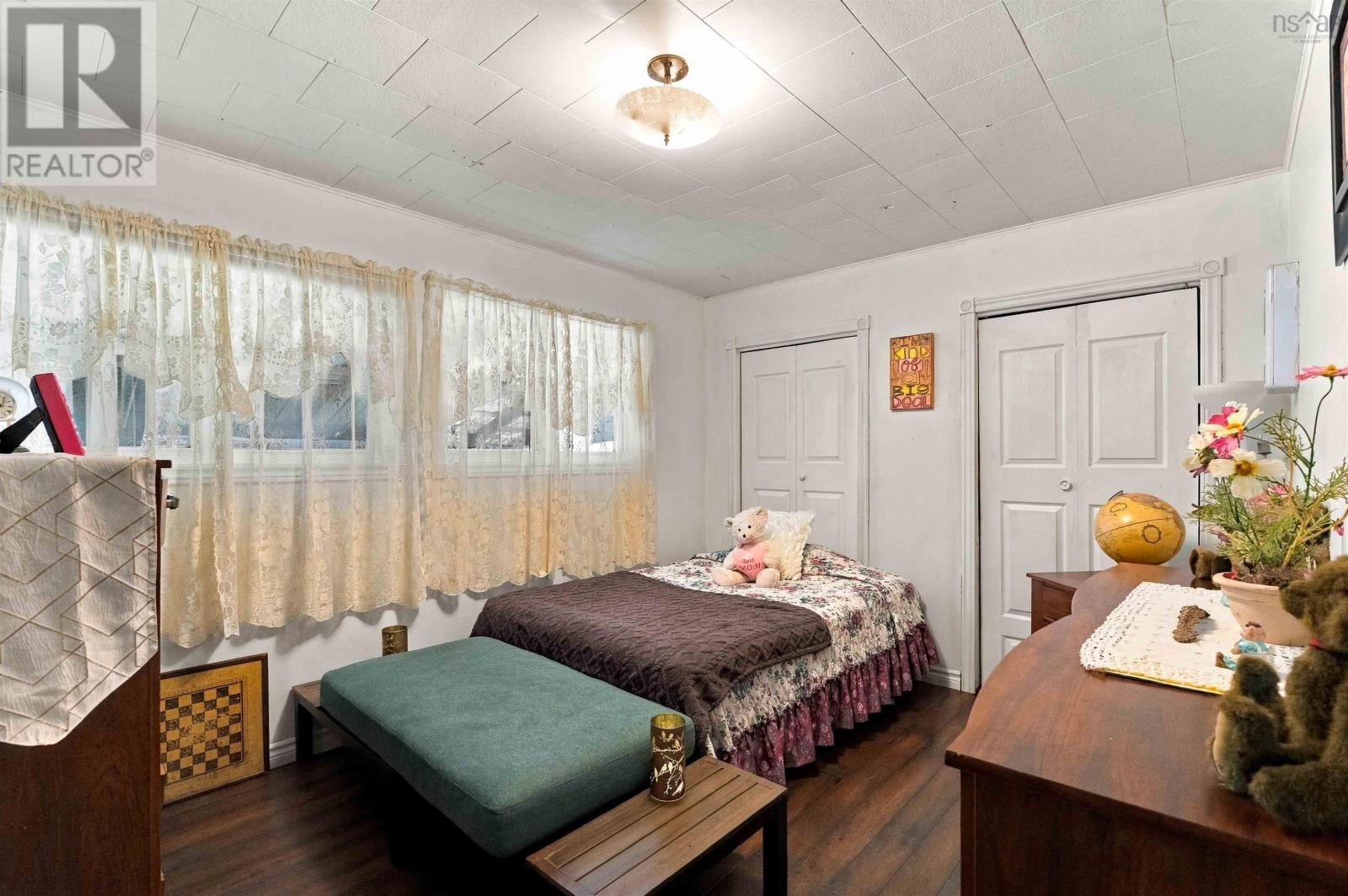 27 James Street Property Photo 12