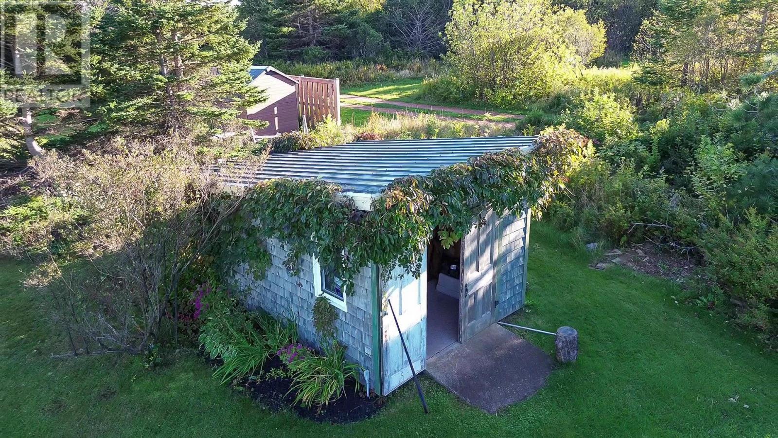 7 Bayside Crescent Property Photo 24