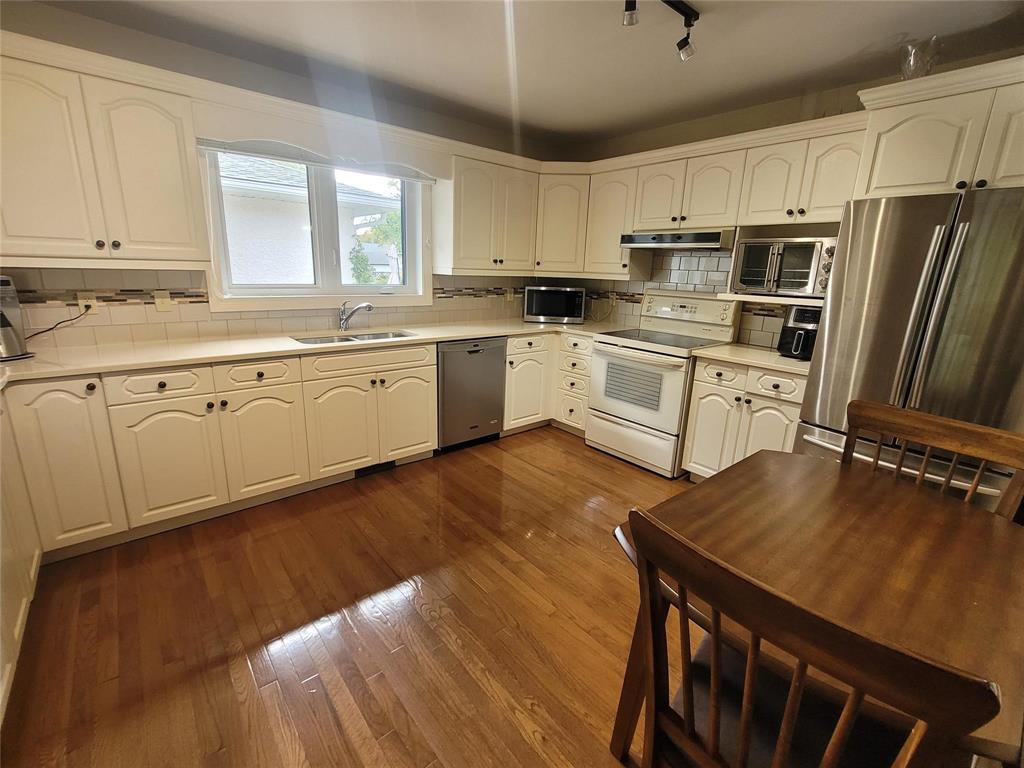 50 Sammons Crescent Property Photo 5