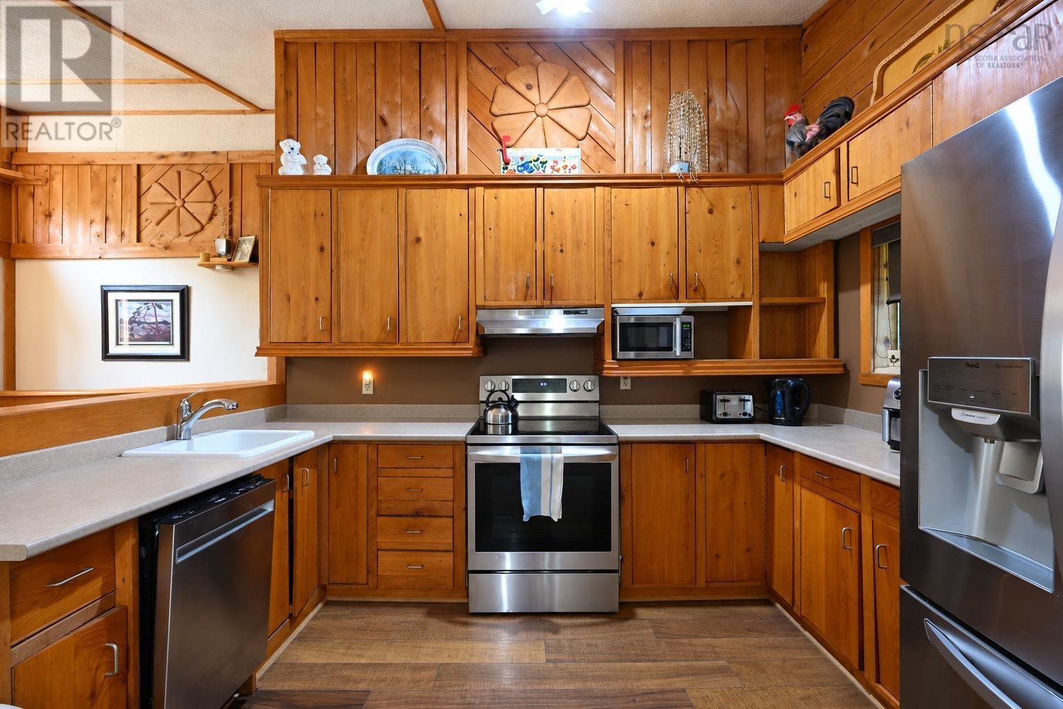 837 Meadow Road Property Photo 10