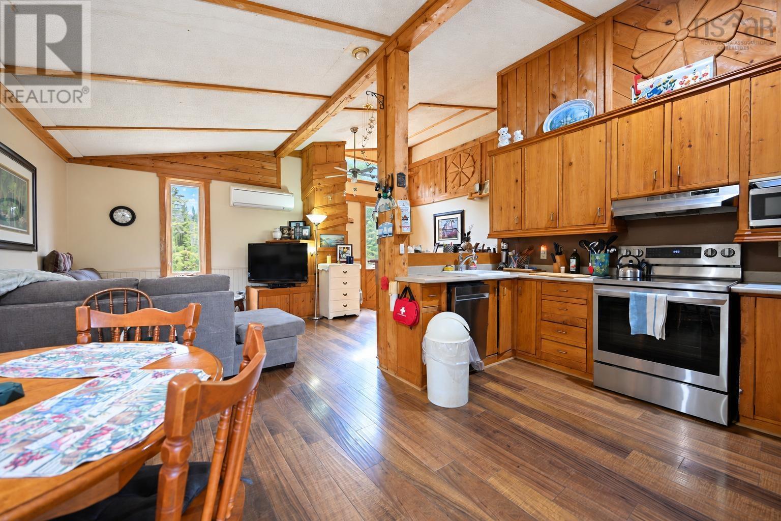 837 Meadow Road Property Photo 11
