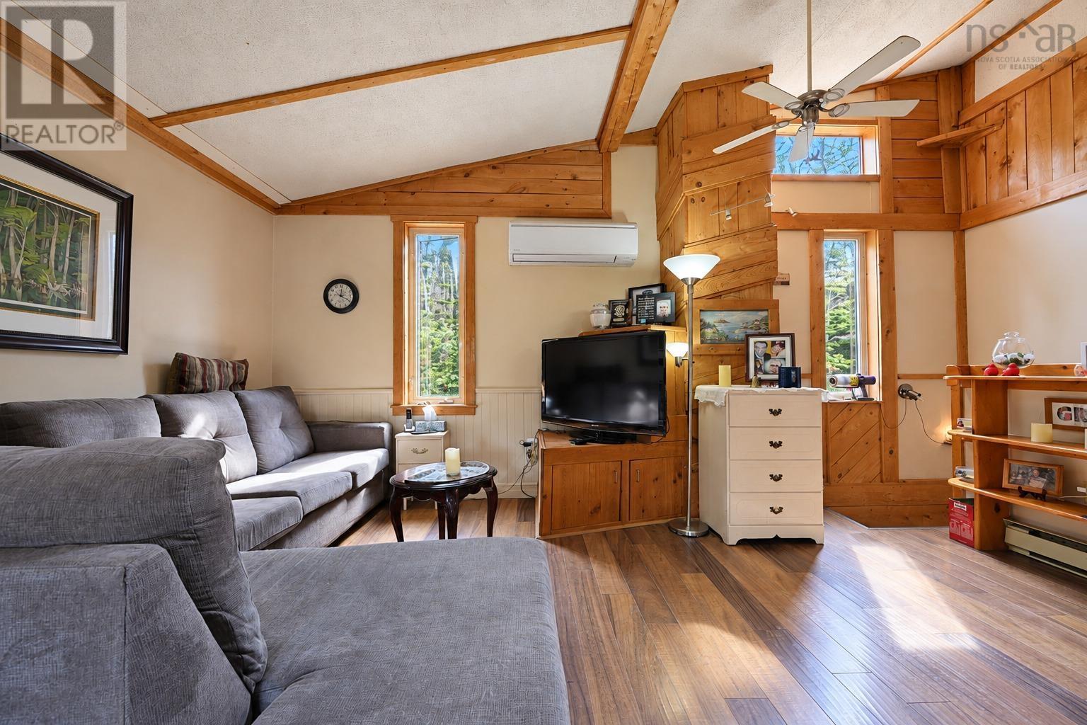 837 Meadow Road Property Photo 14