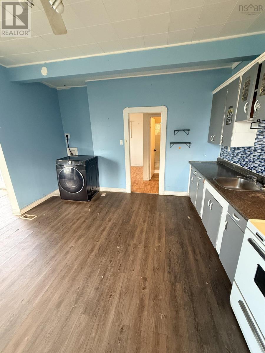 7 Monteith Avenue Property Photo 18