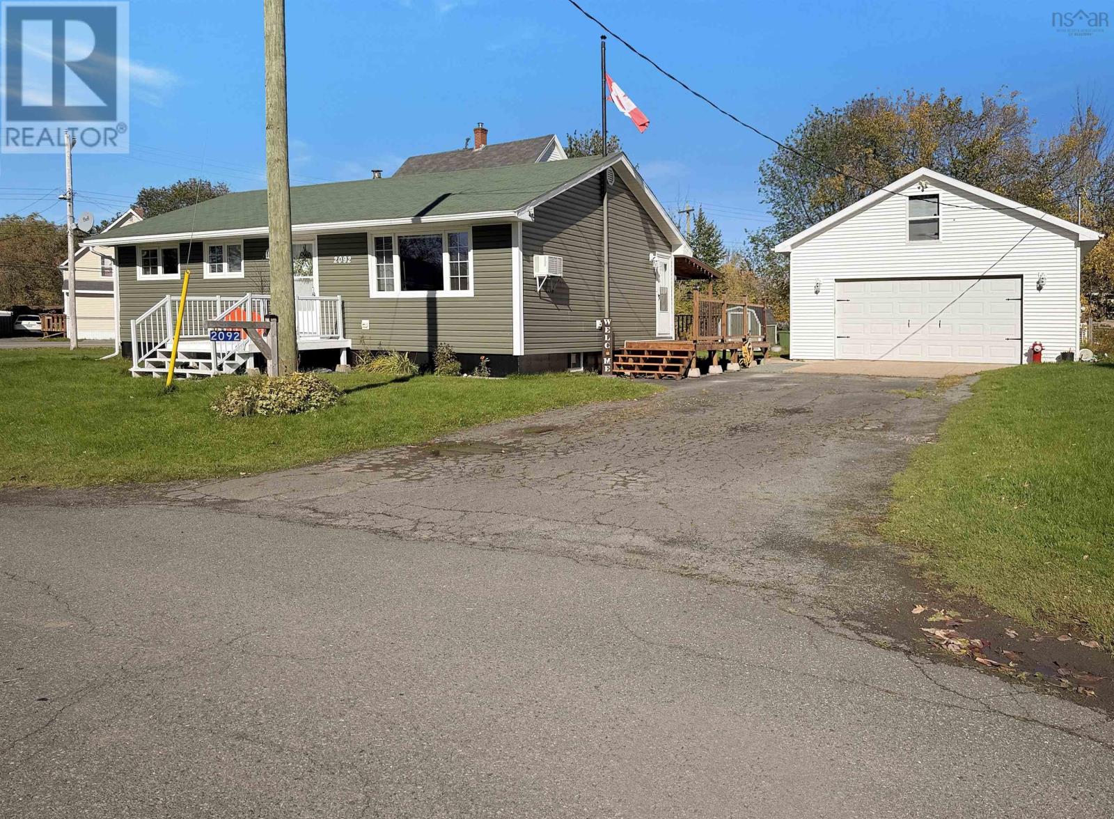 2092 Macquarrie Avenue Property Photo 1