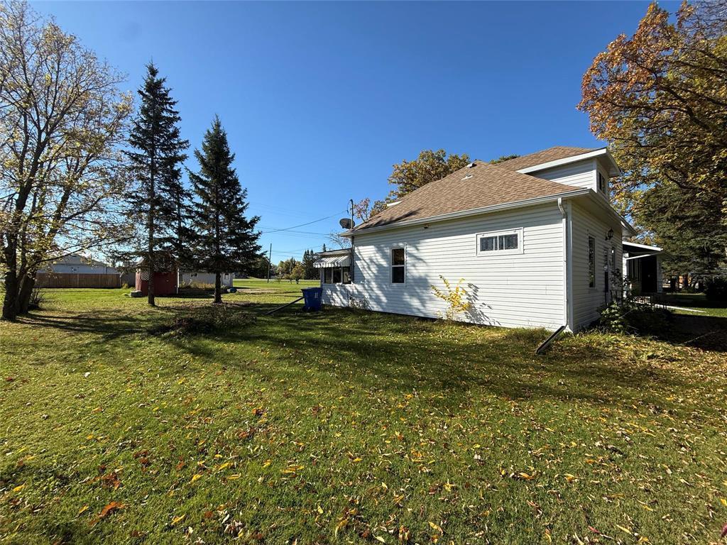 222 1st Avenue Property Photo 2