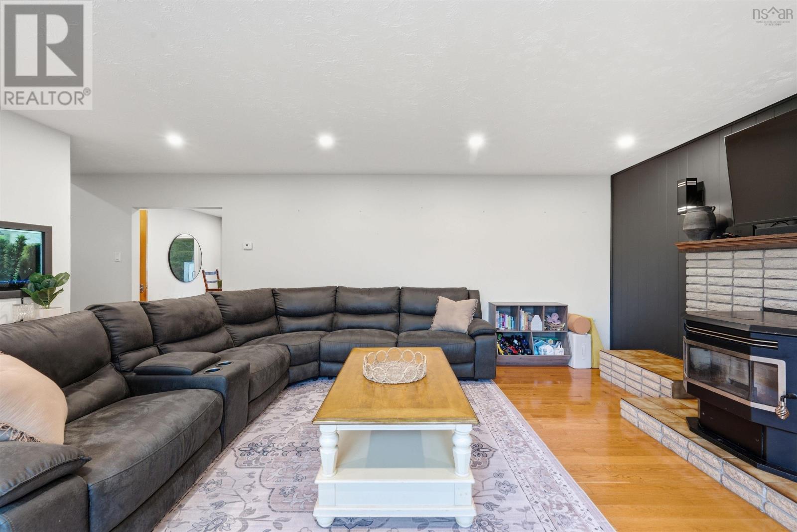 21 Kimara Drive Property Photo 6
