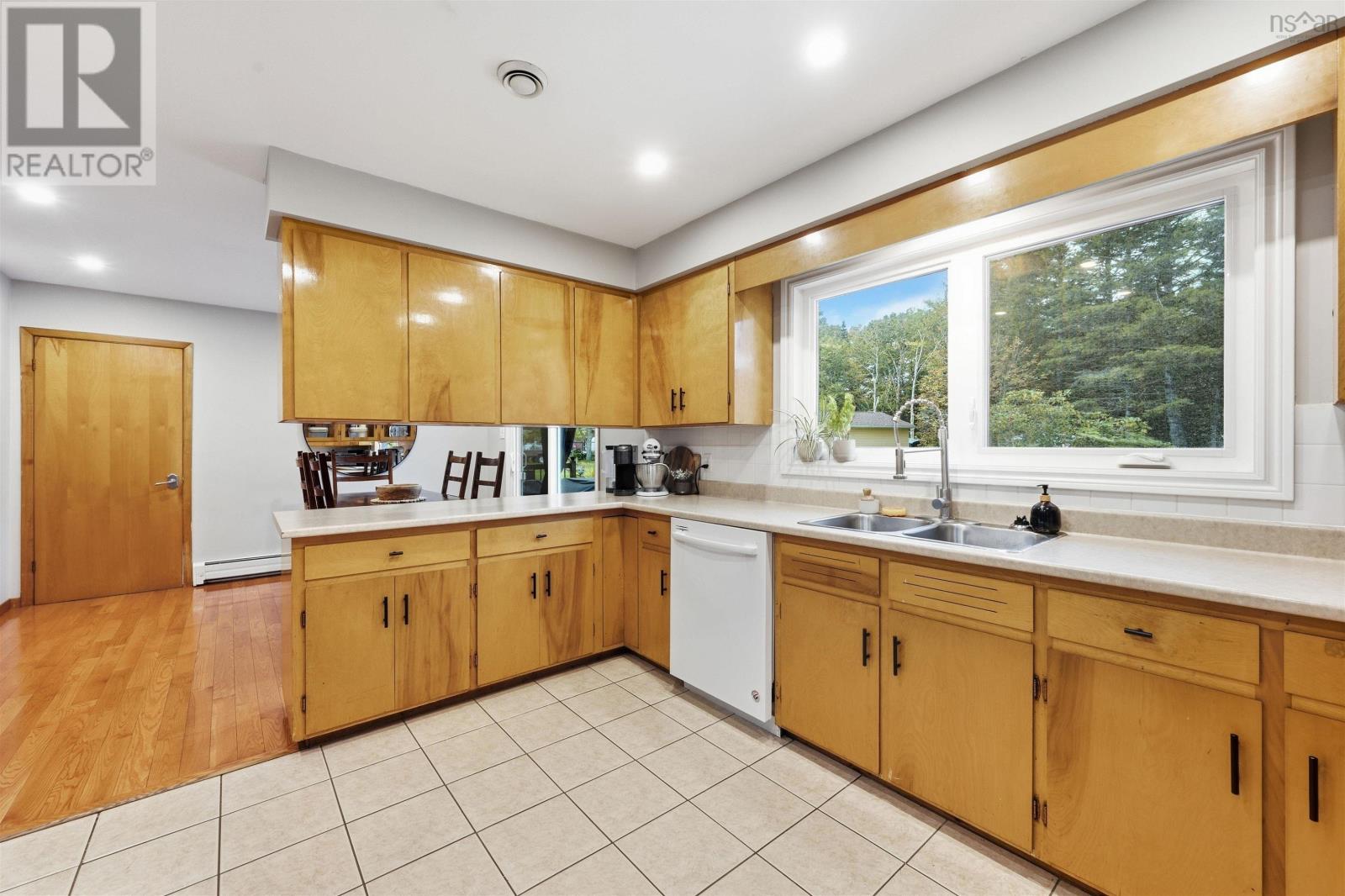 21 Kimara Drive Property Photo 10