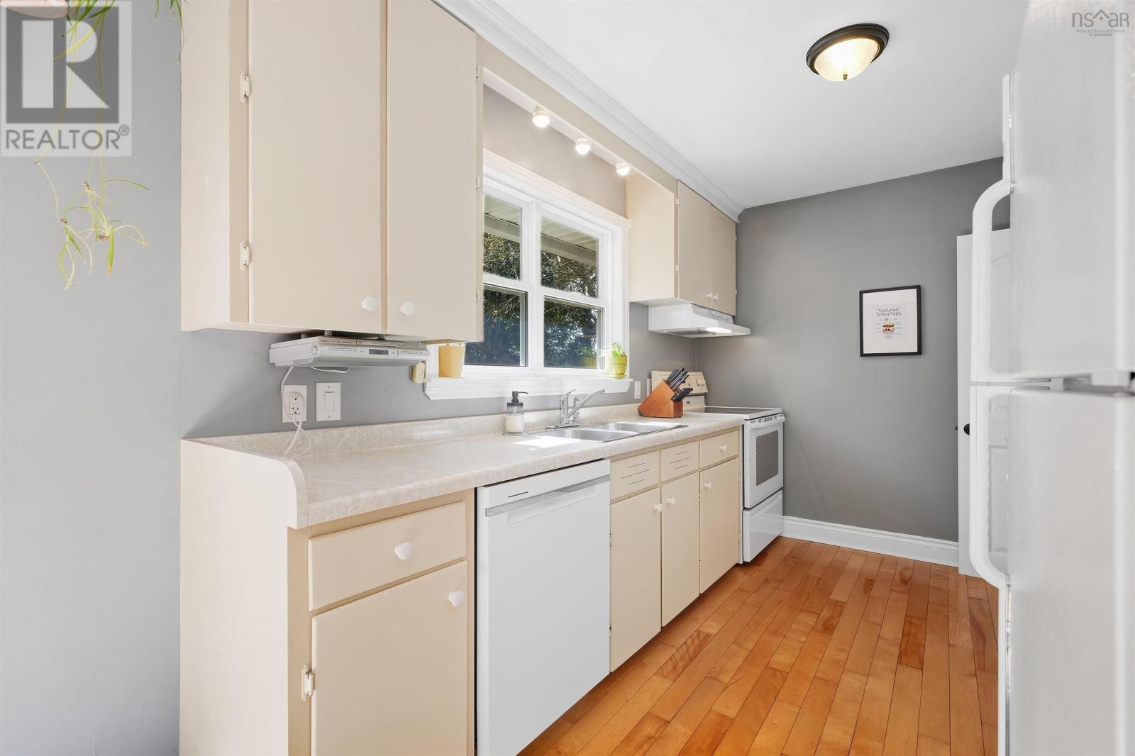 13 Elizabeth Street Property Photo 14