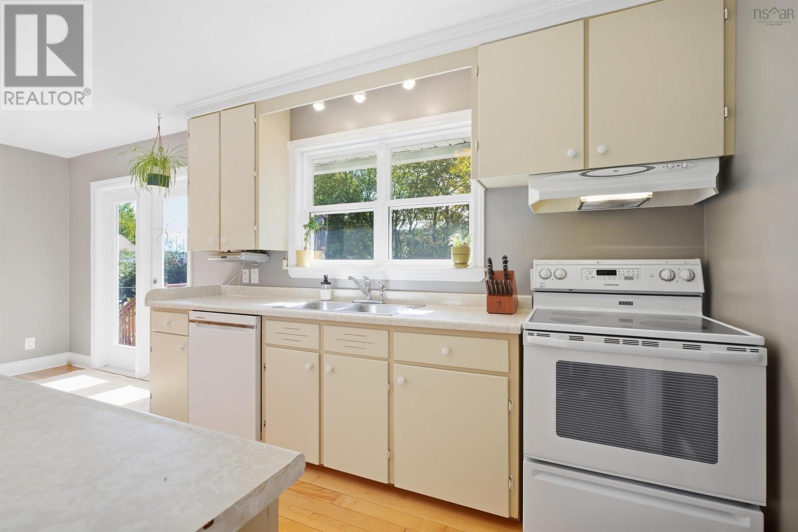 13 Elizabeth Street Property Photo 16