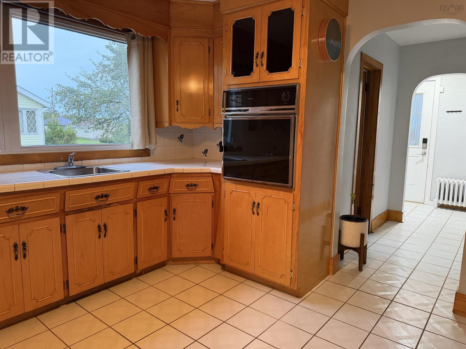 14 Rosewood Avenue Property Photo 9