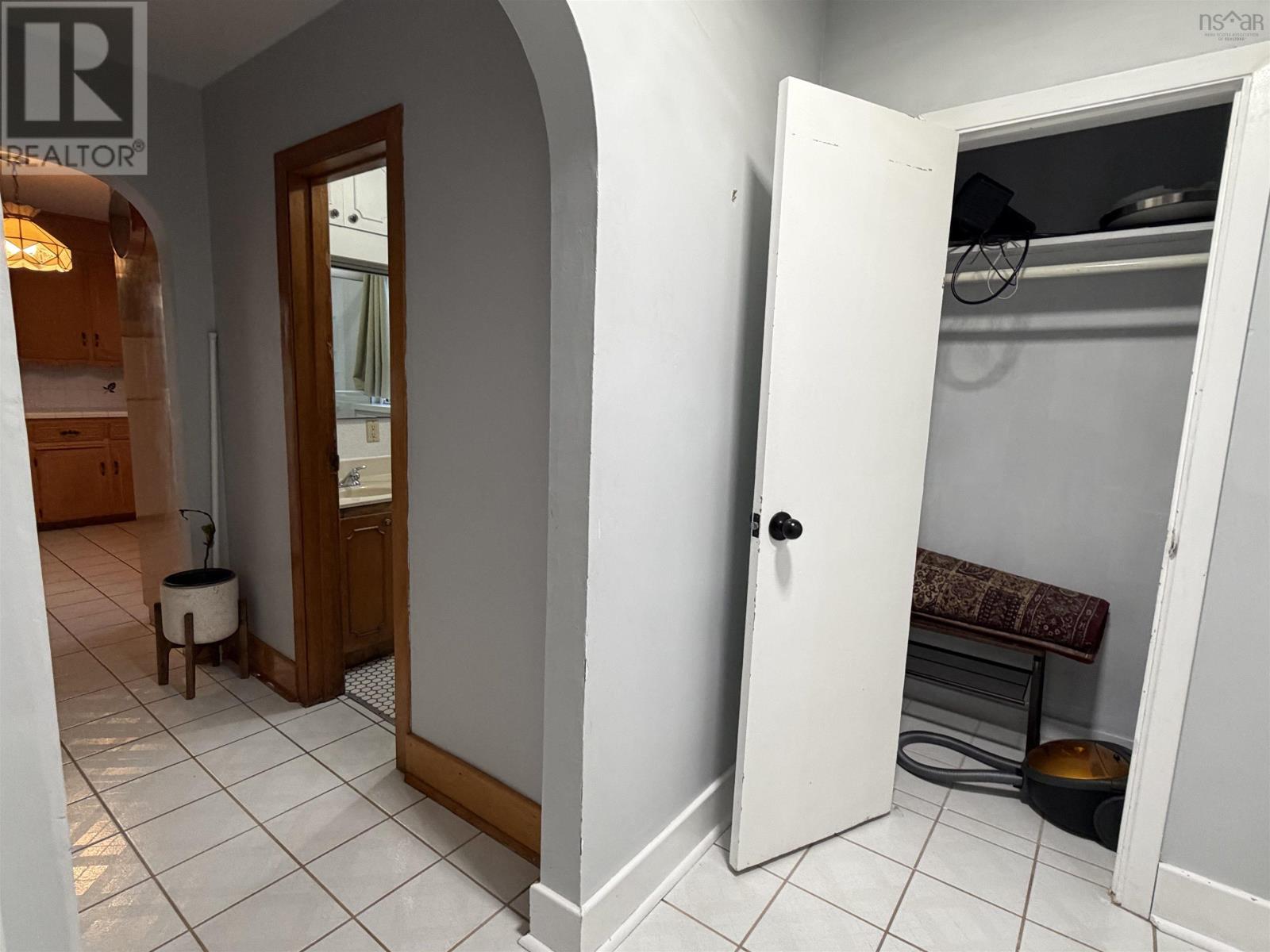 14 Rosewood Avenue Property Photo 10