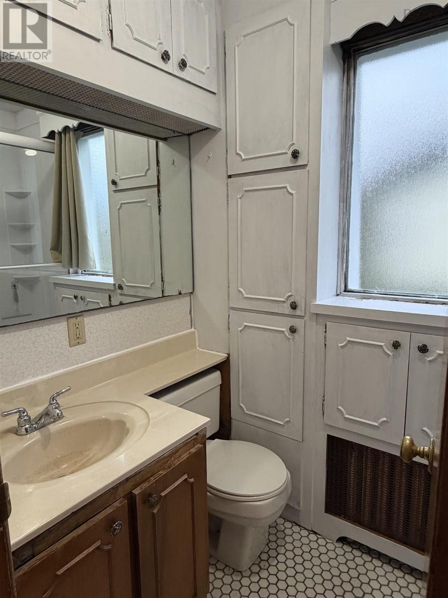 14 Rosewood Avenue Property Photo 11