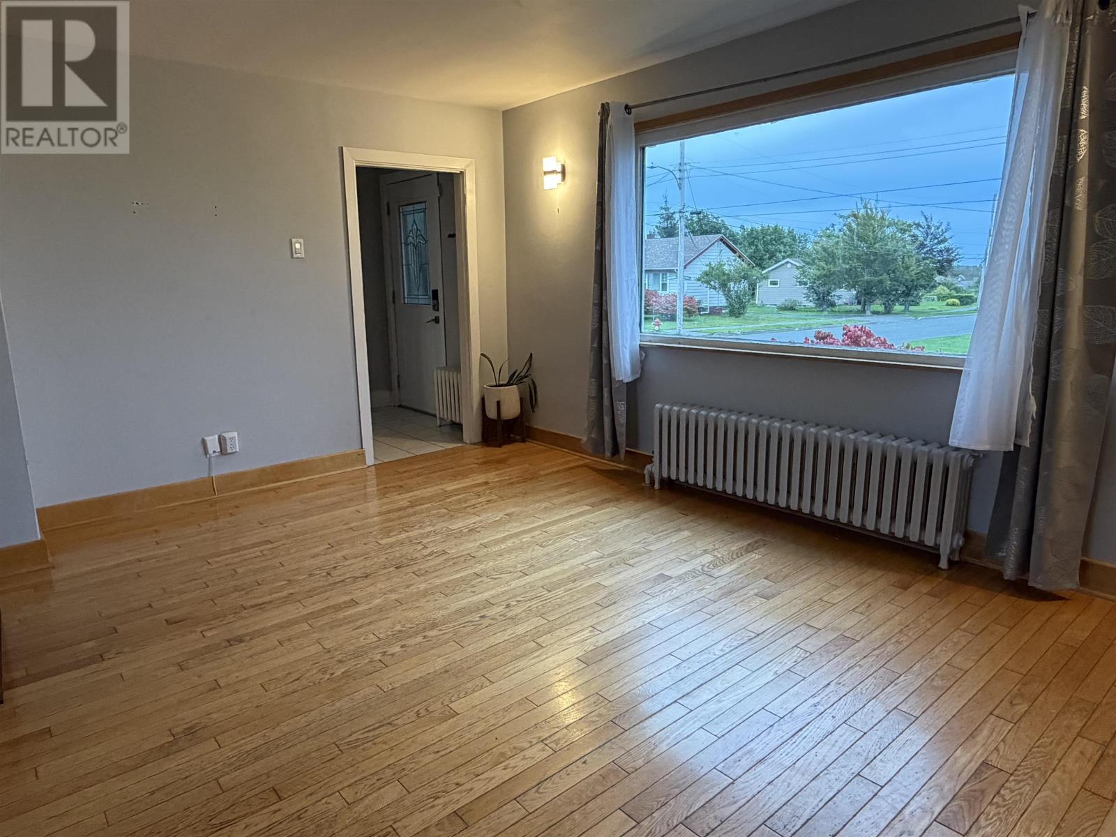 14 Rosewood Avenue Property Photo 13