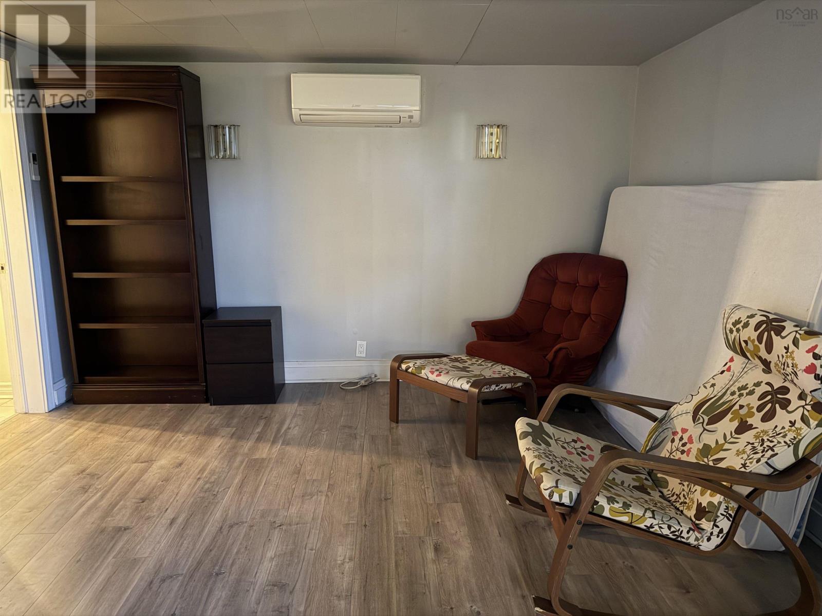 14 Rosewood Avenue Property Photo 28