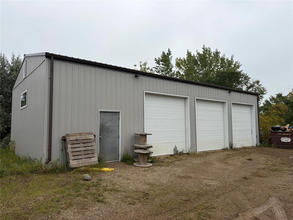 109 Industrial Drive Property Photo 5