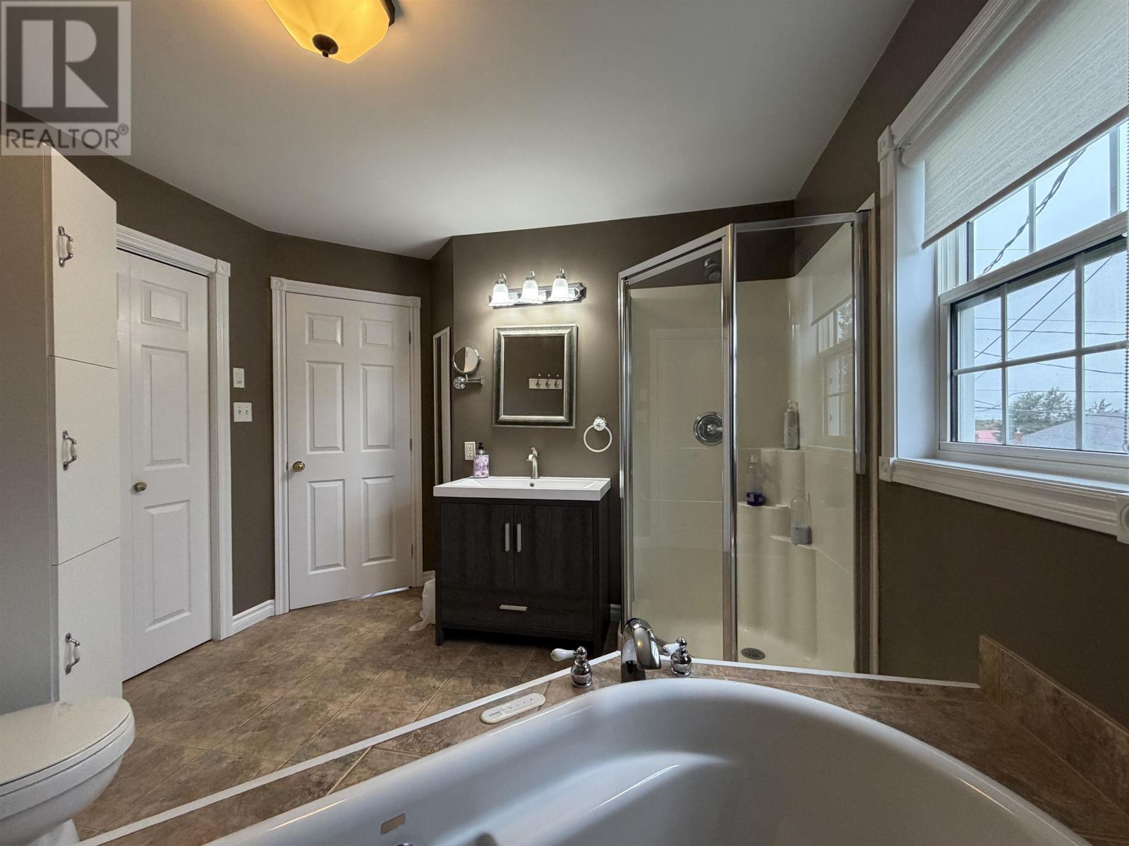 20 Lions Drive Property Photo 14