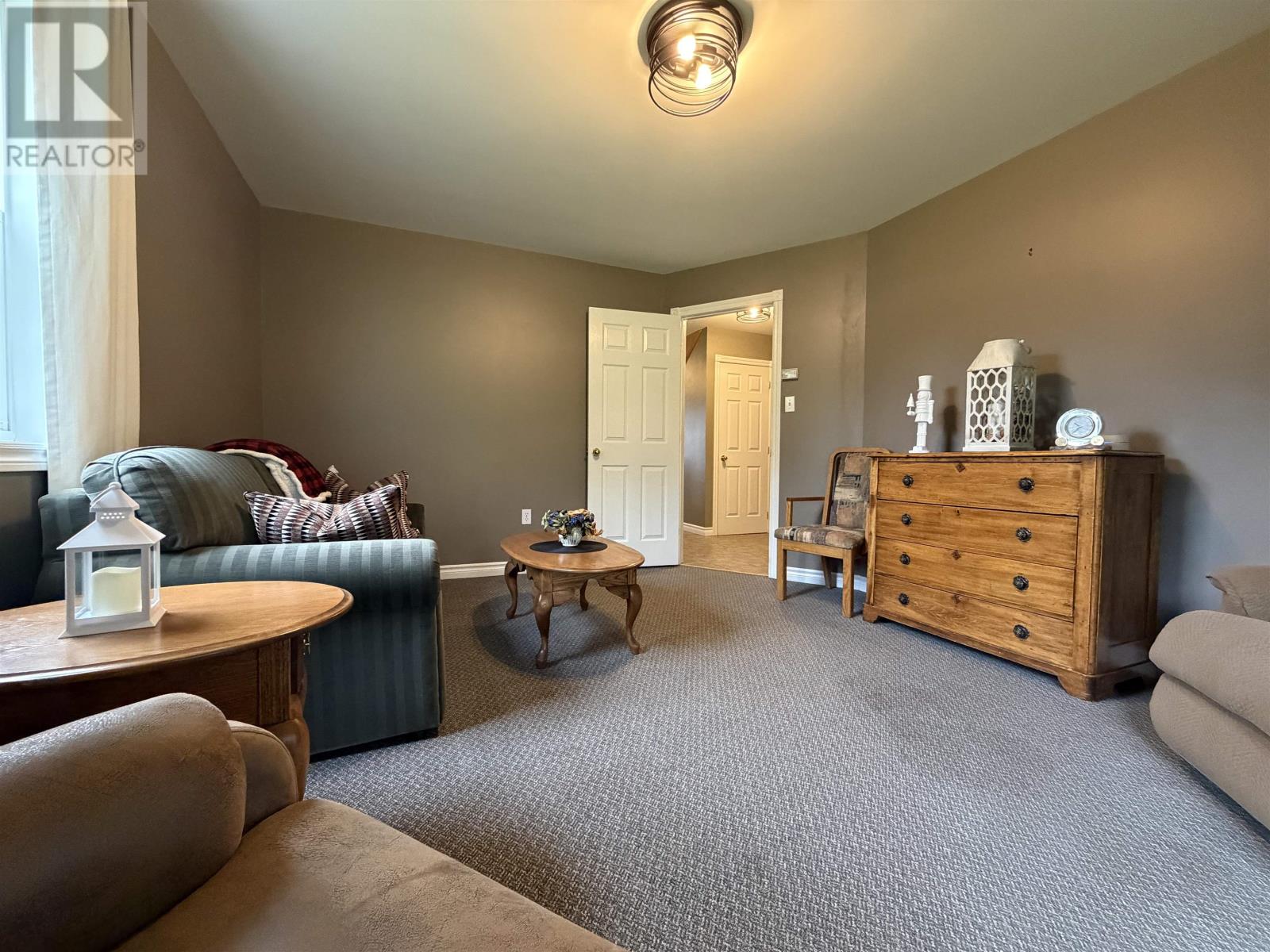 20 Lions Drive Property Photo 16