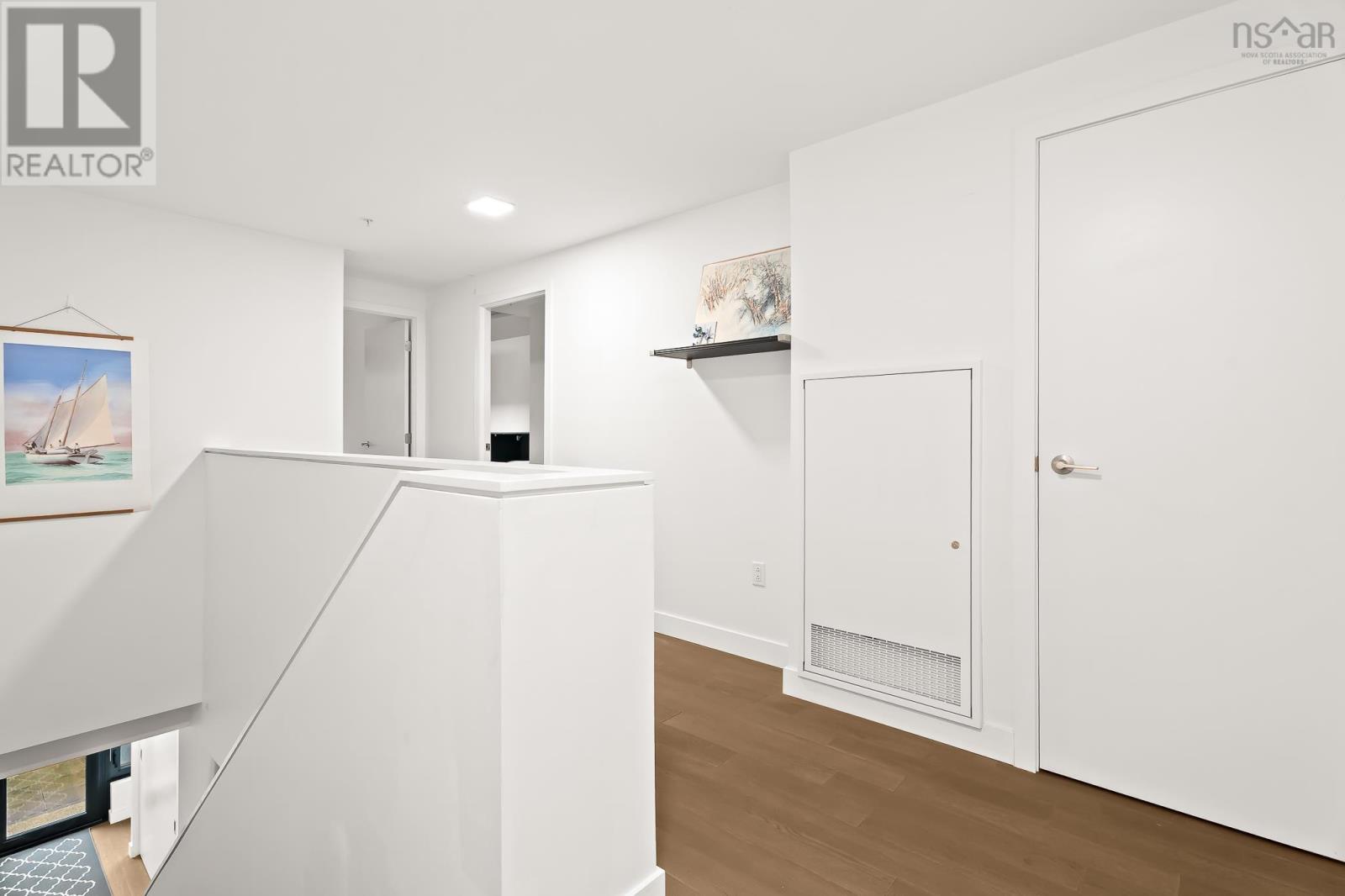 Th04 1048 Wellington Street Property Photo 25
